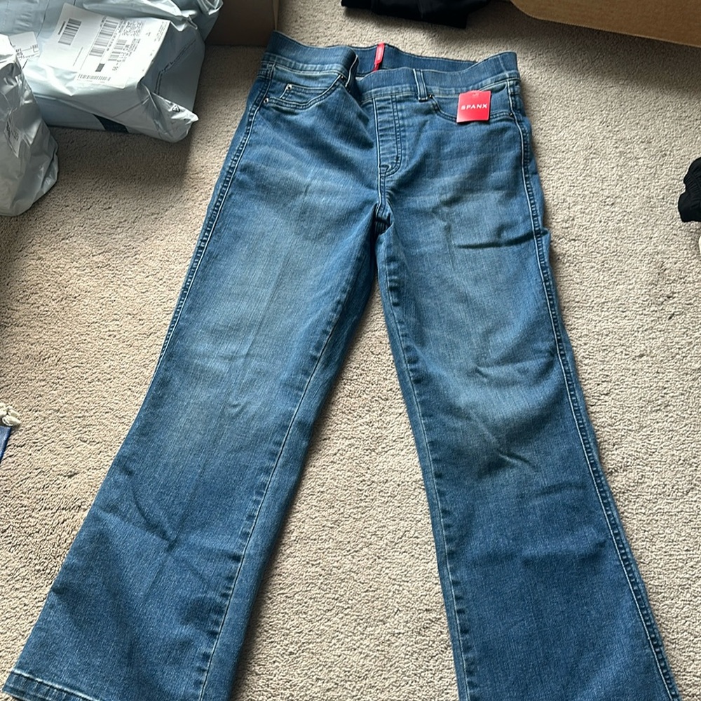 Spanx Crop Kick Flare jeans size L.  NWT